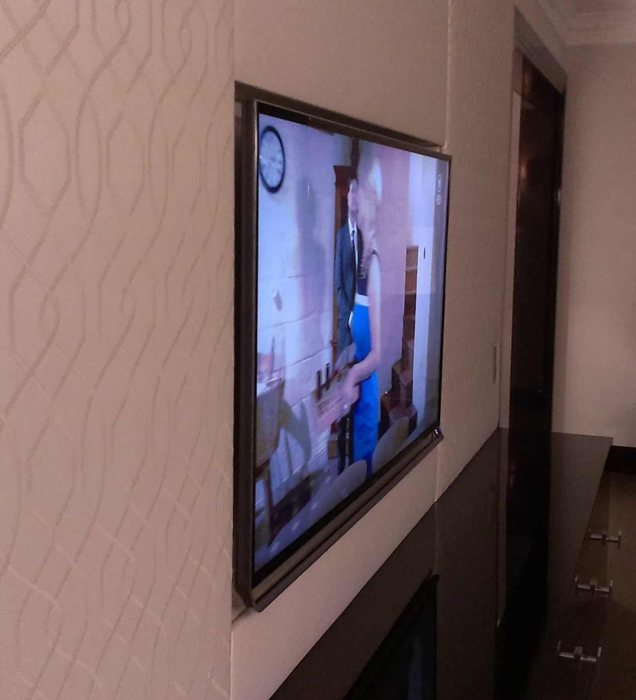 Fernseher an der Wand