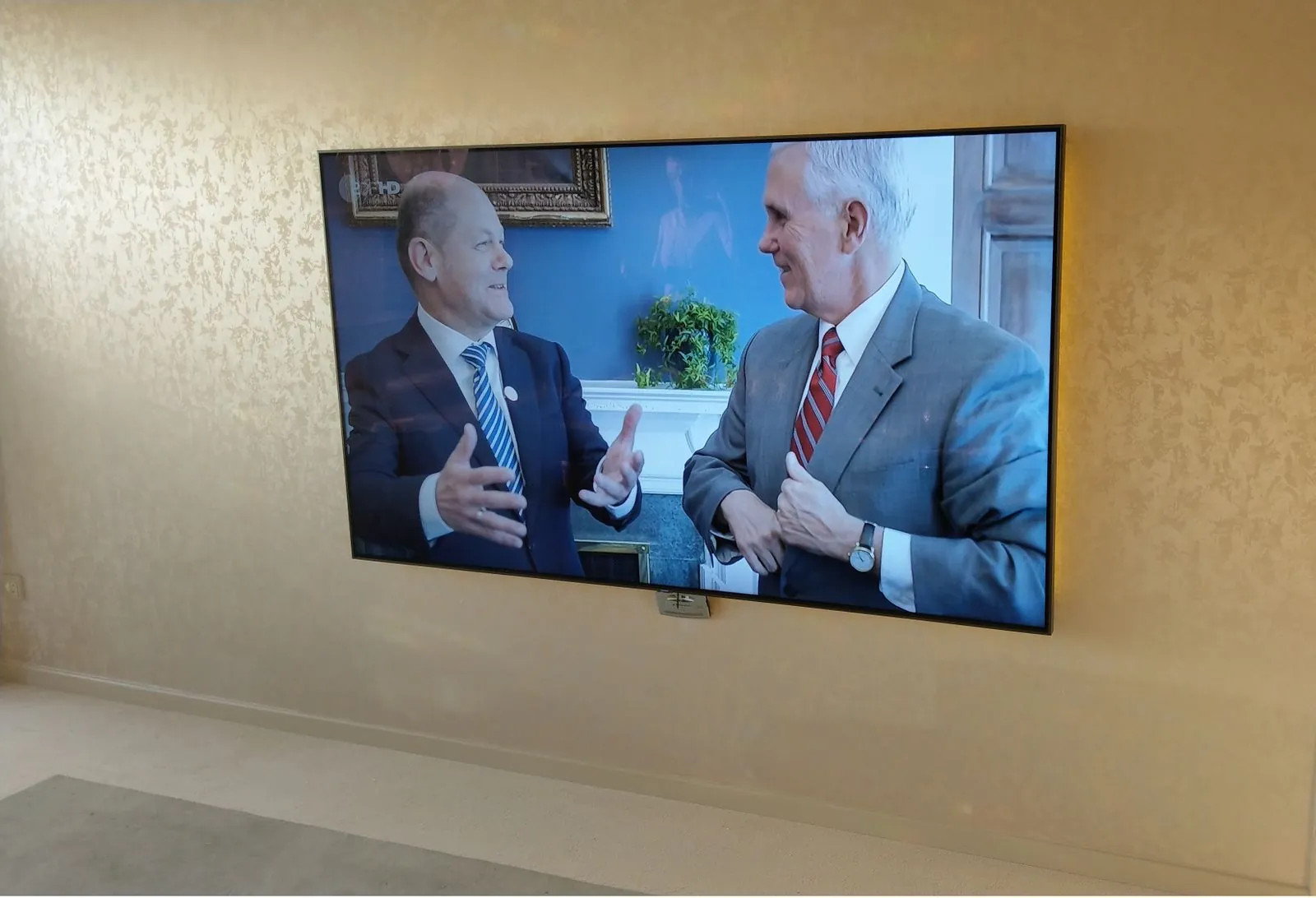 Samsung 88 Zoll TV Wandmontage